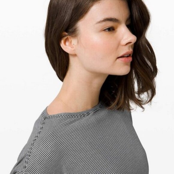 Lululemon Back In Action Long Sleeve - Picture 5 of 7